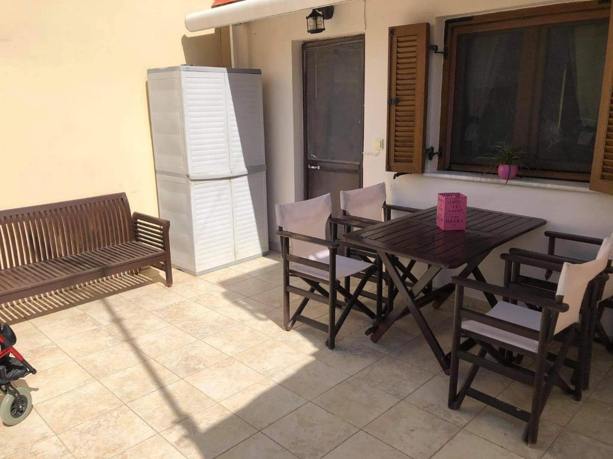 Lemnoshouse Apartamento Myrina Exterior foto